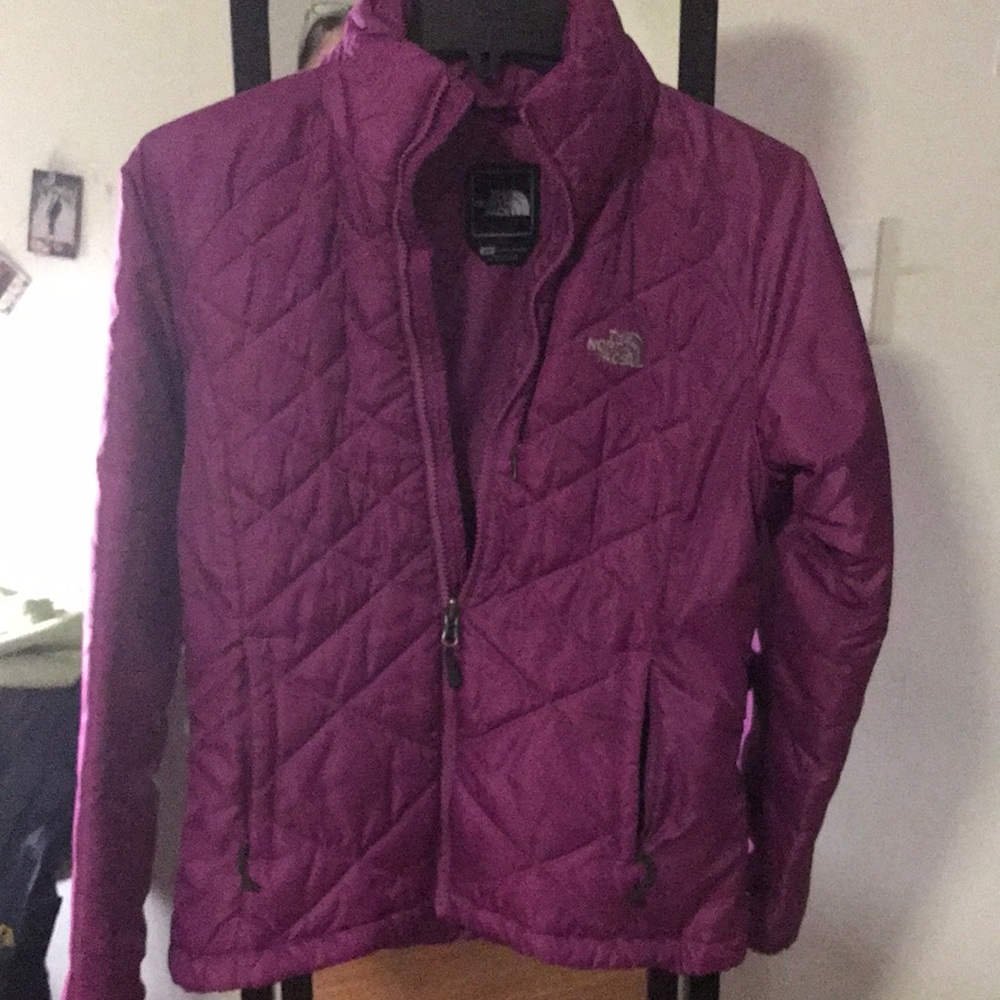 Hello 👋 you looking the north face jacket